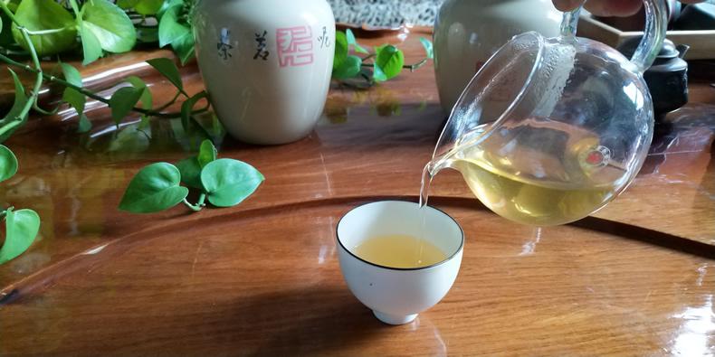 为什么很多人泡的茶没有茶艺师泡的好喝？问题出在哪里呢？